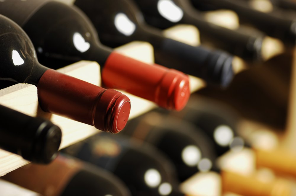 ¿Buscas una vinoteca que sea a la vez elegante y funcional? ¡No busques más!
