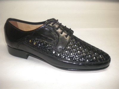 Zapatos fabricados en trenzado