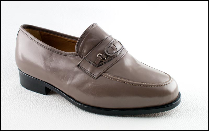 Zapatos de Ancho-14 con o sin plantilla para pies delicados.
