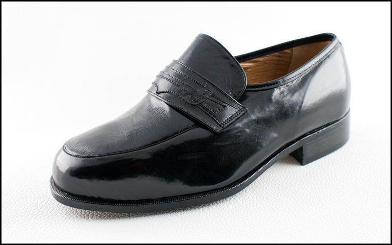 Zapatos de Ancho-14 con o sin plantilla para pies delicados.