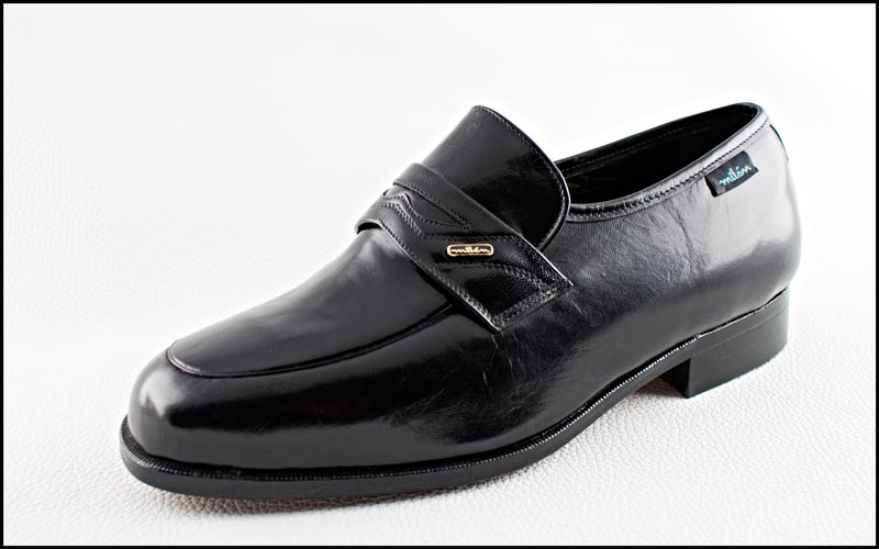 Zapatos de Ancho-14 con o sin plantilla para pies delicados.