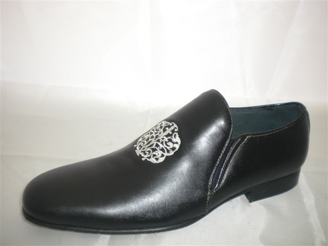 Modelo 8680, fabricado en napa negra