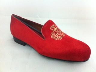 Modelo-826 en terciopelo rojo
