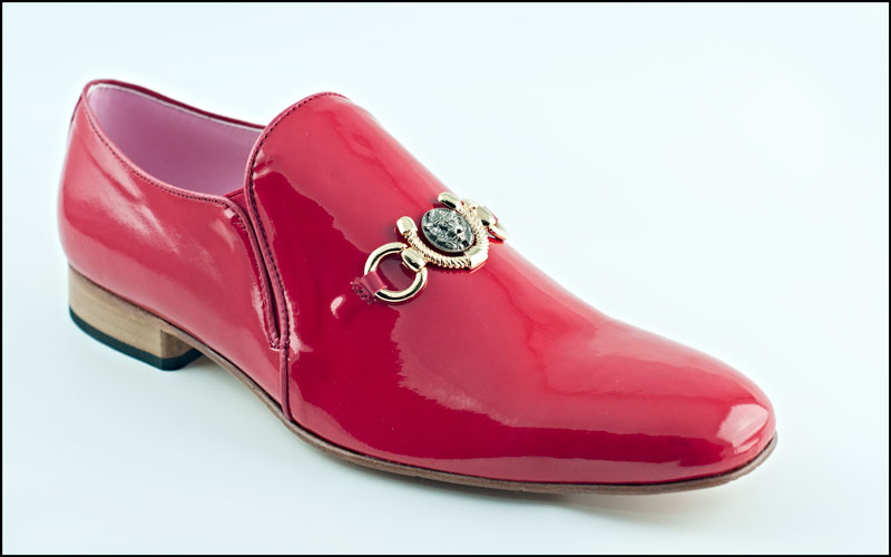 Modelo-8680, Fabricado en charol rojo