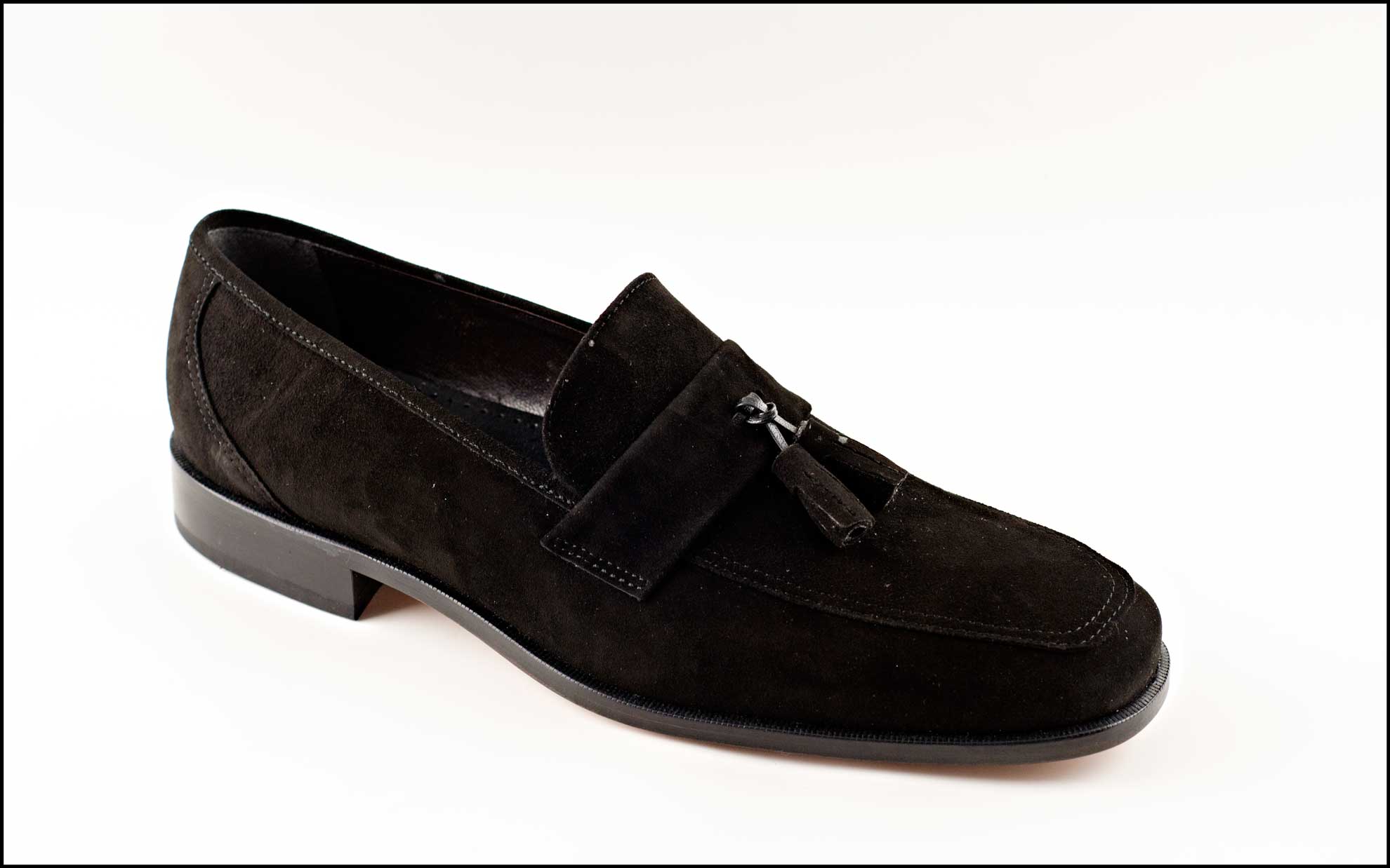 Modelo-7780. Fabricado en ante negro
