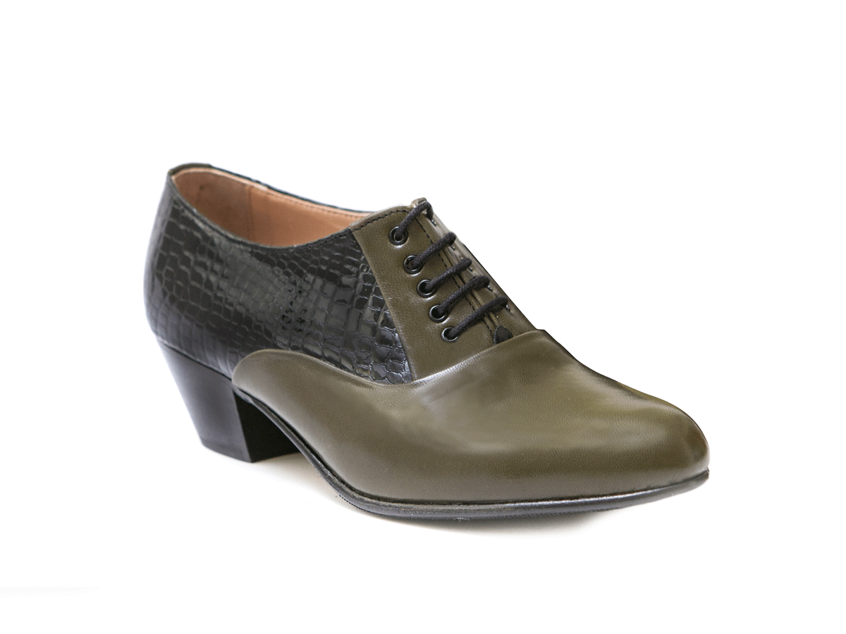 Mod-922, fabricado en coco verde y napa verde.