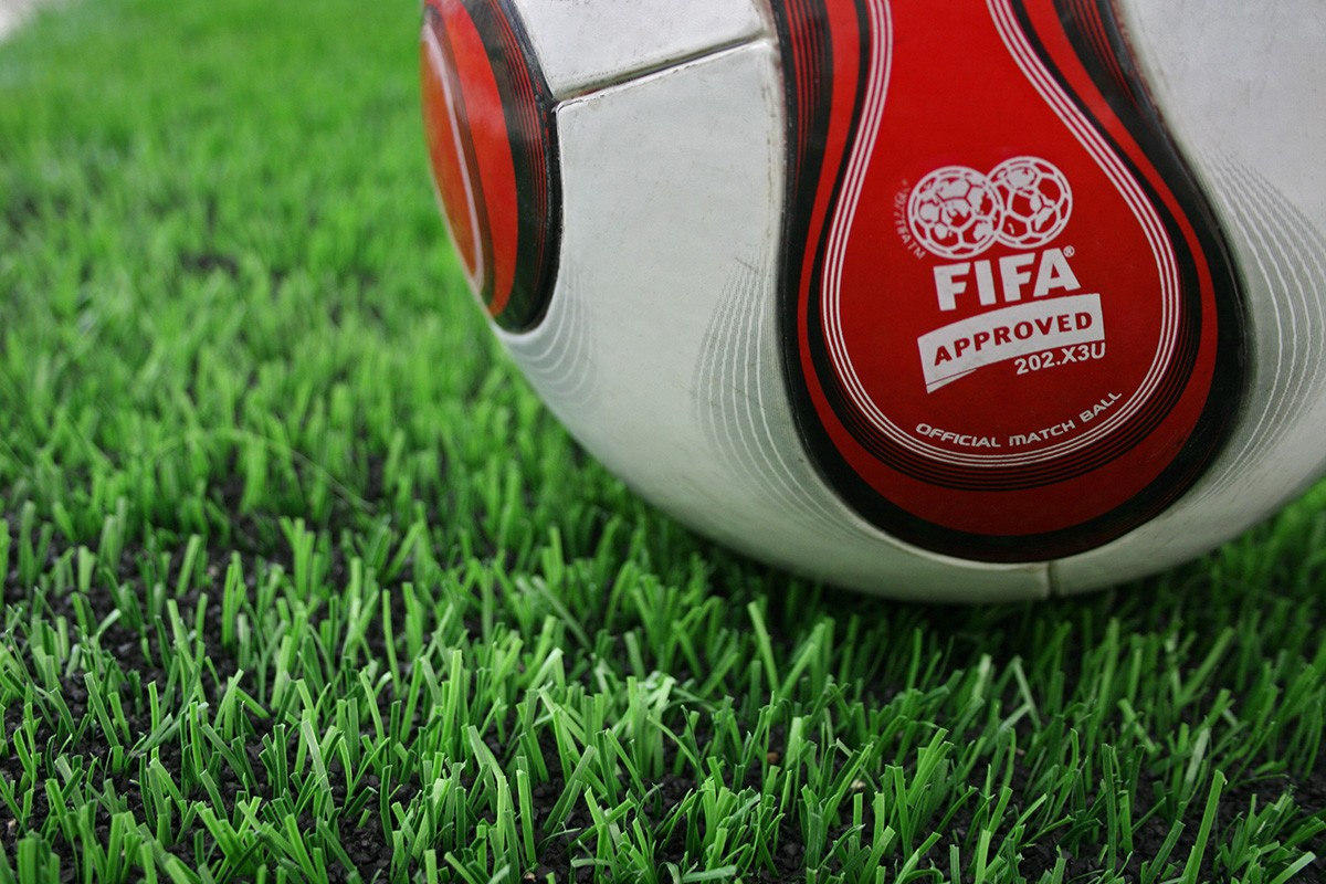 Requisitos de la FIFA para homologar campos de césped artificial.